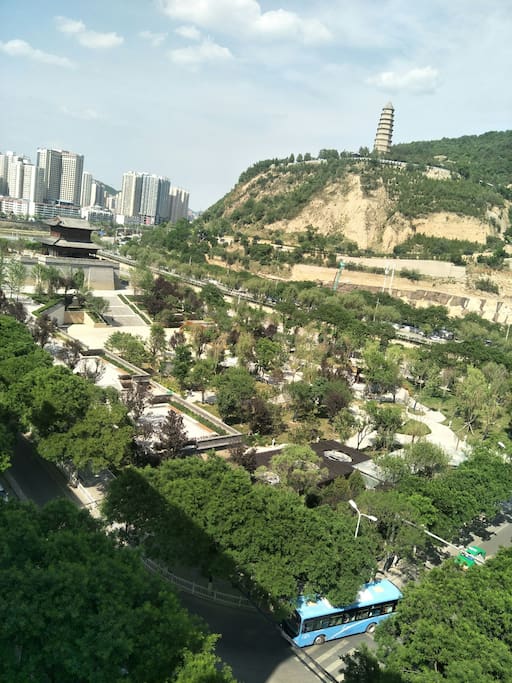 阳台外景南门广场,楼下即是