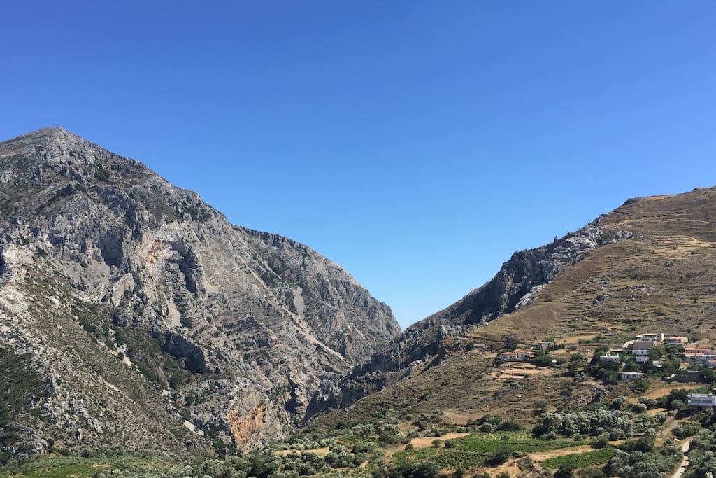 Front View of the Frathiano gorge