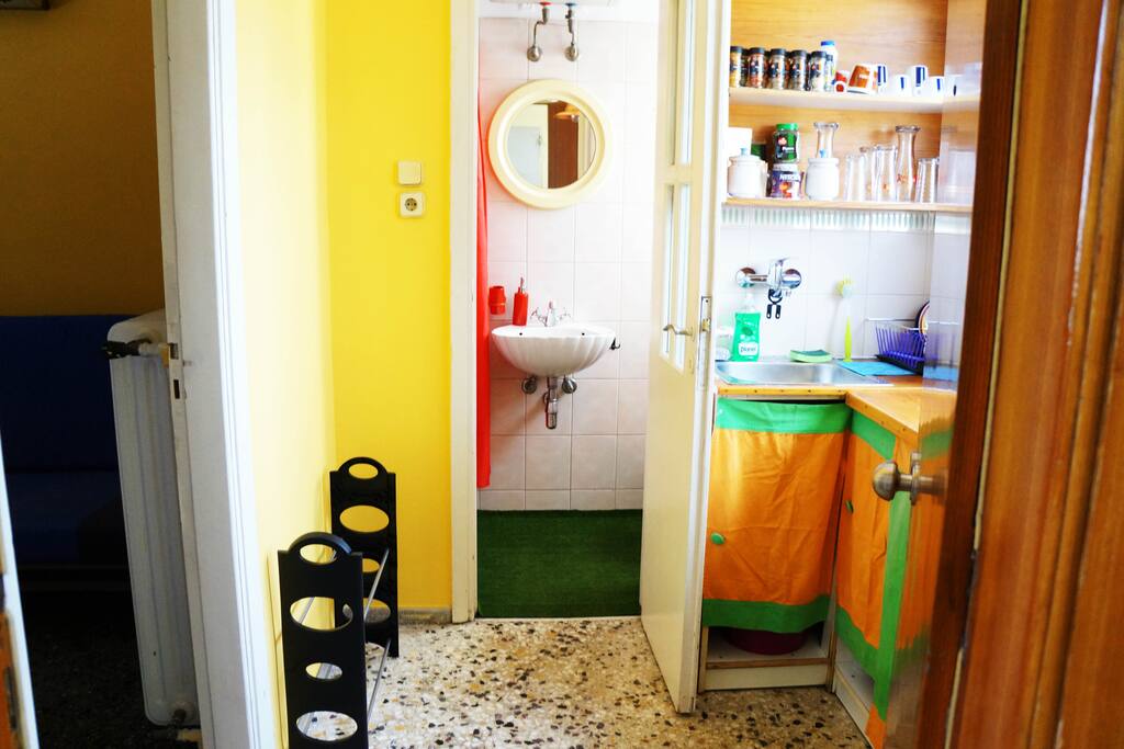 A small super clean flat, with everything in order