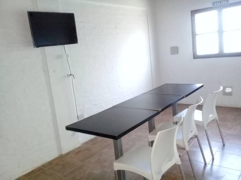 TV CON CABLE