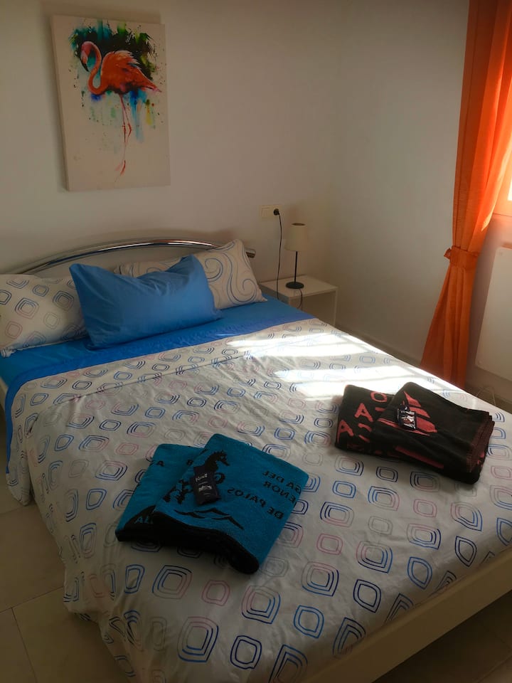 2号卧室配备了第一间客房的一切设施！