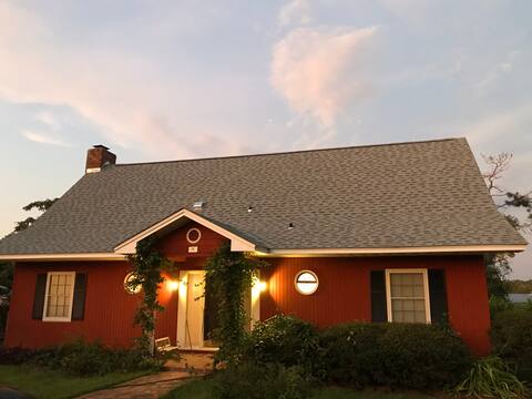Big Home
with HotTub on Lake Seminole