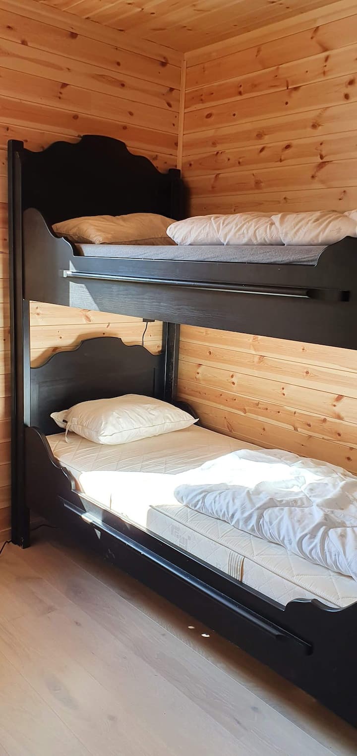 一楼2号卧室设有双层床