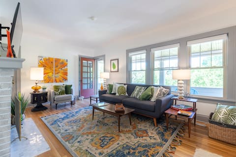 Popular Airbnb listing: Cozy Heights Oasis-Walk to Restaurants in Cleveland Heights