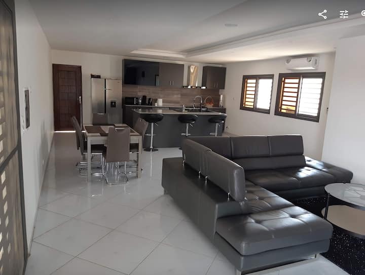 Magnifique Villa Avec Piscine à La Somone - Sénégal
