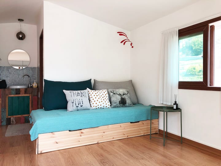 Možete ga koristiti i kao kauč ili dnevni krevet za spavanje tijekom dana.