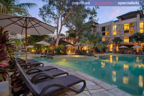 Popular Airbnb listing: Luxury Studio 320: Ocean Front Resort & Spa in Palm Cove