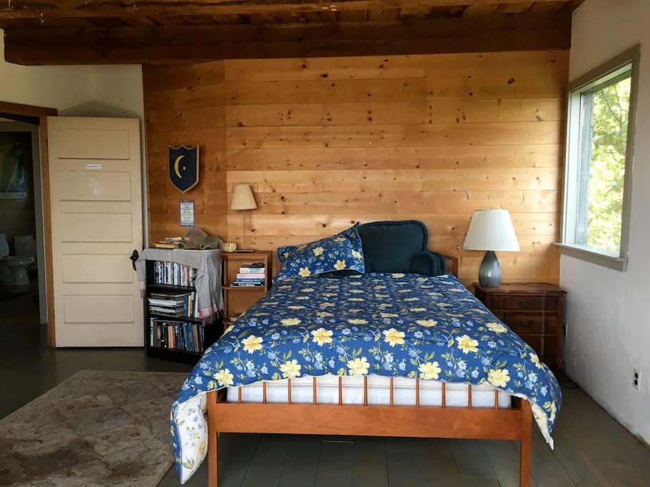 Another view of the bed!