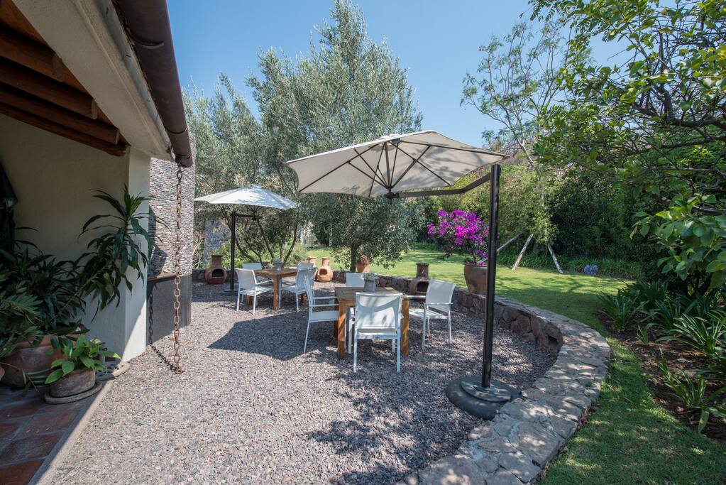 Comedor exterior - Outside Dining Area