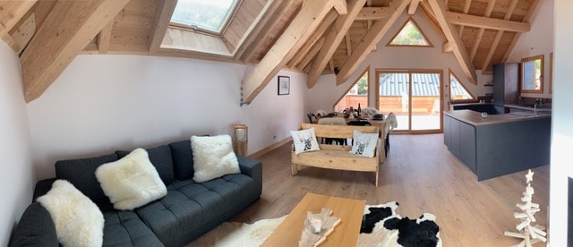 Propriété Airbnb réussie: "Como&Brunate" chalet in the heart of the city – 100 m² 4 bedrooms à Valloire
