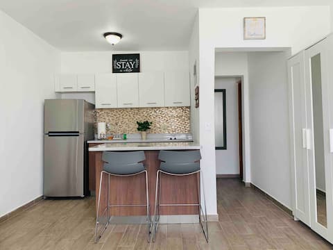 Modern studio!! “Only 7 minutes from airport”!!!