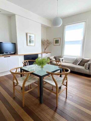 Beautiful Battery Point Weene Cottage gallery image 5