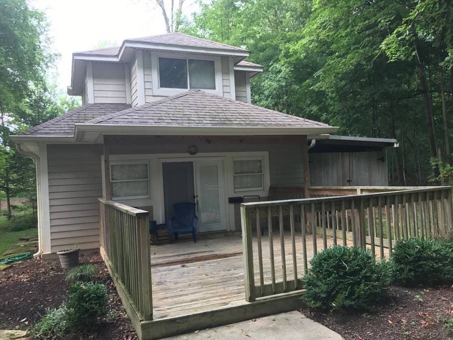 Little Guest House in the Big Woods