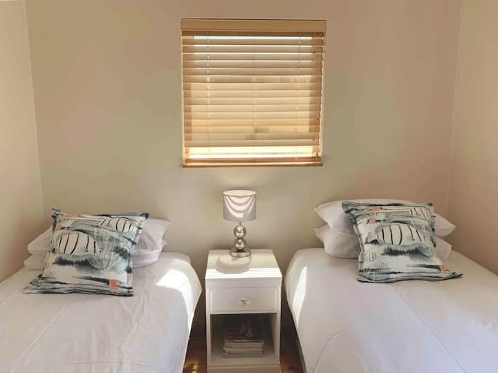 2nd Bedroom, with 2 single beds.