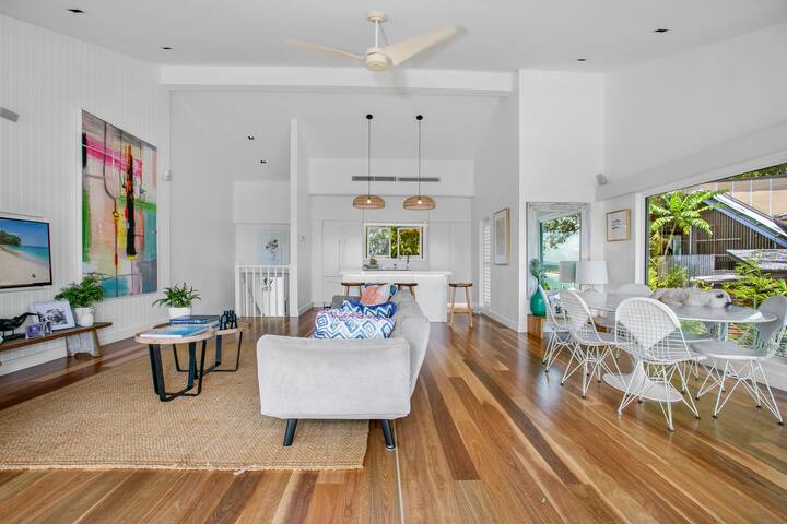 Luxury on the Hill, Noosa Heads gallery image 2