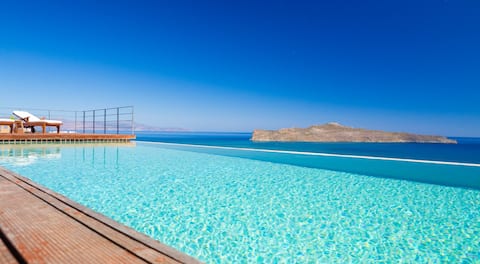 Heated pool*500mt beach/taverna * Family friendly