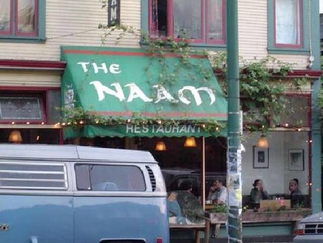 Beautiful New Family home located in heart of Kits gallery image 5