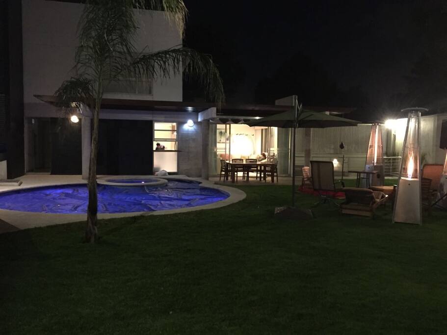 Alberca y jacuzzi climatizados