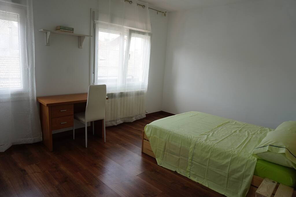Hab. con cama de matrimonio