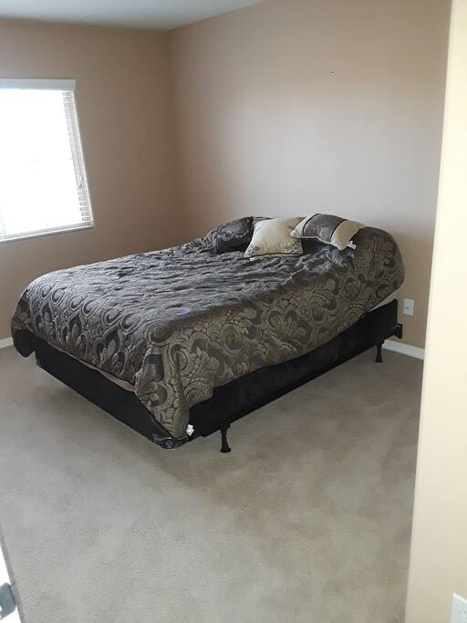 Queen Tempur-Pedic bed - private primary bedroom for those renting just the room. for more than one guest they can use bedroom three which has the pull-out sofa bed and share the private hall bath. master bedroom is not to be used unless you have rented the entire home.
