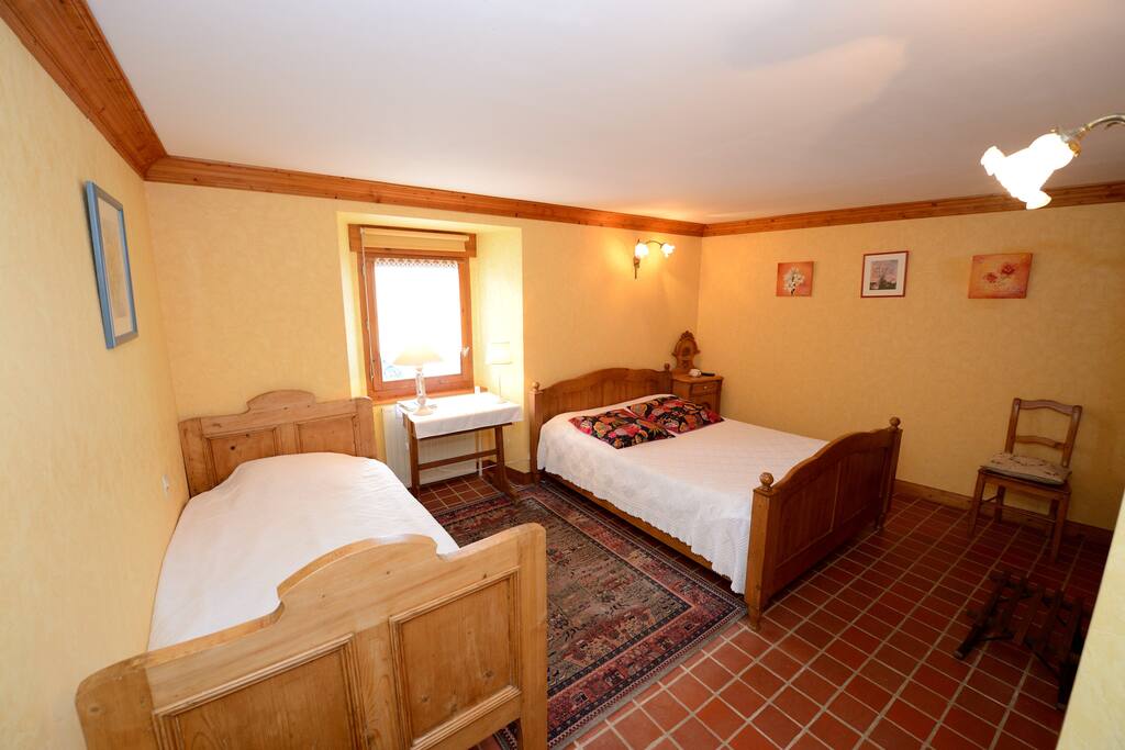 Grande chambre spacieuse