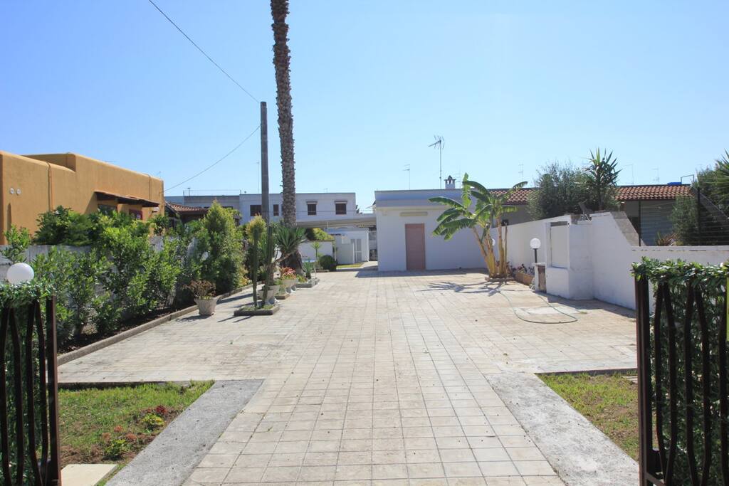 INGRESSO AREA PARCHEGGIO