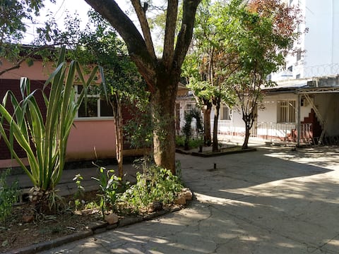 Quiet room in Villa Olympia, Addis city center