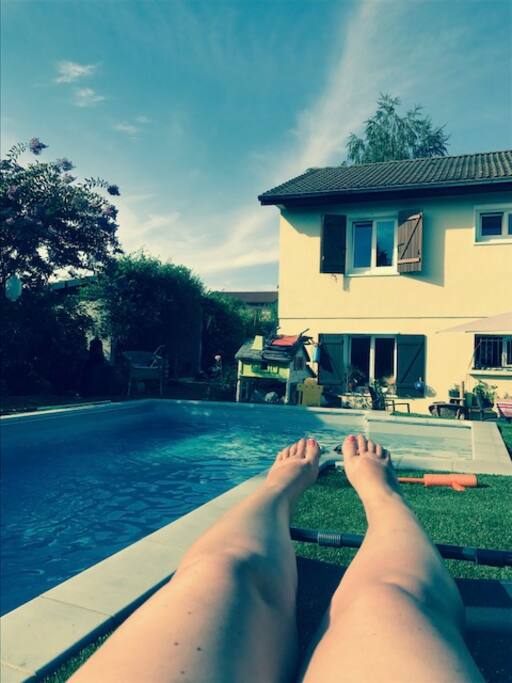 un coin de paradis au bord de la piscine