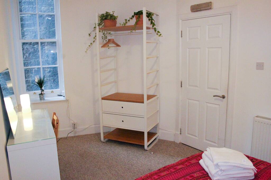 Hanging and draw space for you own use