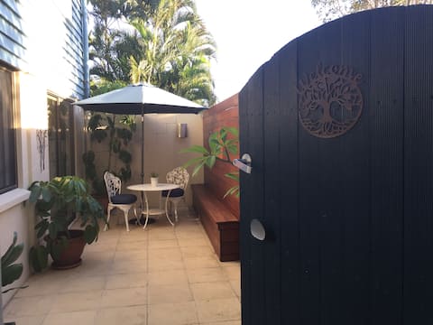 Cotton Tree Queenslander Apartment