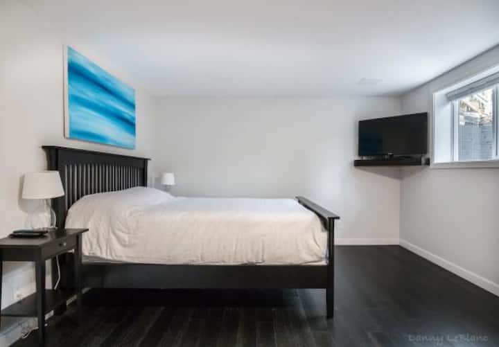 Mackenzie Room има одличен поглед на RMR и простор за дополнителен единечен кревет