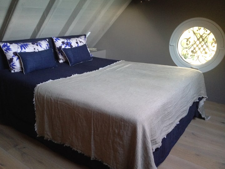 chumba na kitanda 160