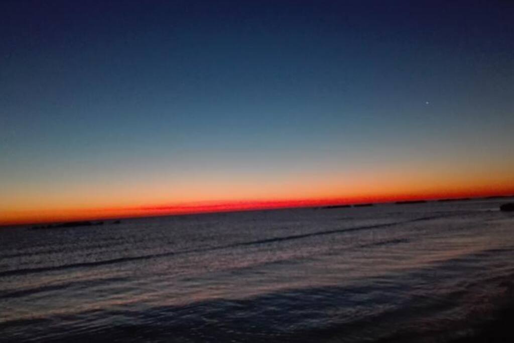 alba sulla spiaggia