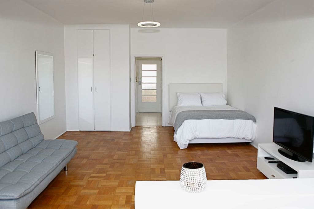 Stunningly comfy king size bed
