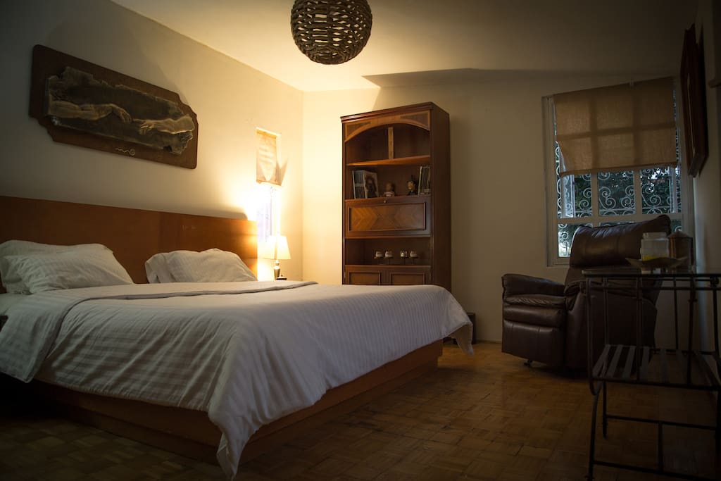 Cama king tipo Tempur con sábanas de 2000 hilos ;) / King size - Tempur style bed with 2000 thread count sheets ;)