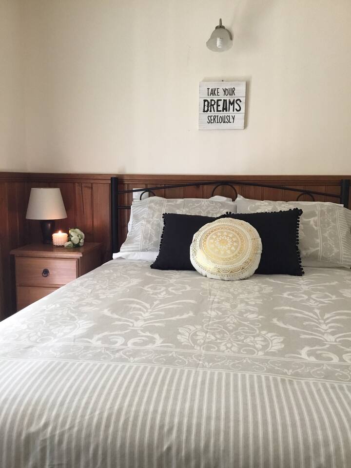 Main bedroom with queen bed