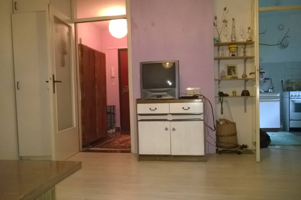 TV with cable tv