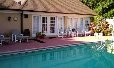 Silver Lake  Guest Pool House