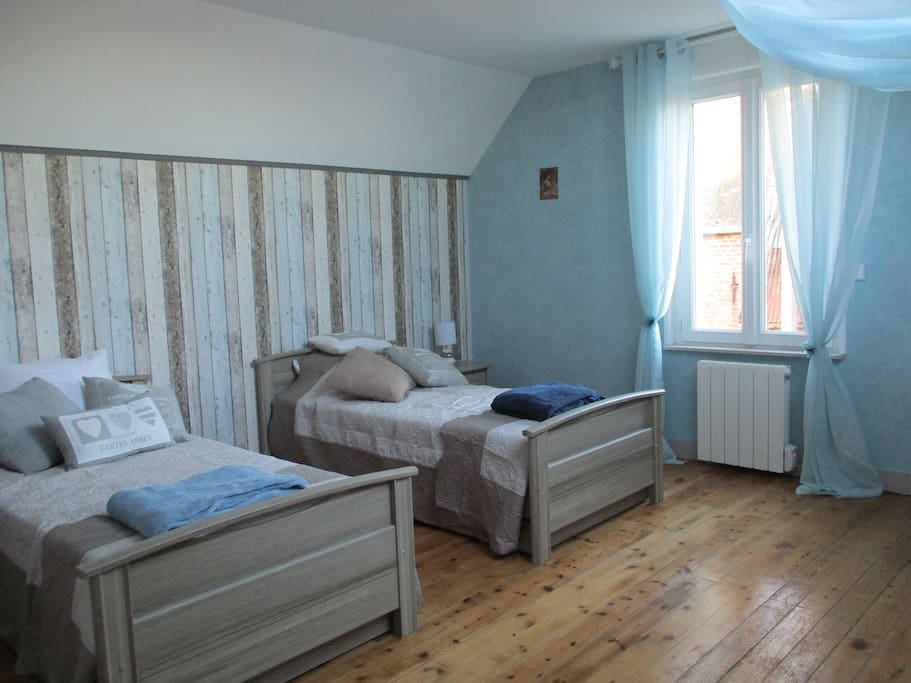 Chambre 2 lits simples 190x 90