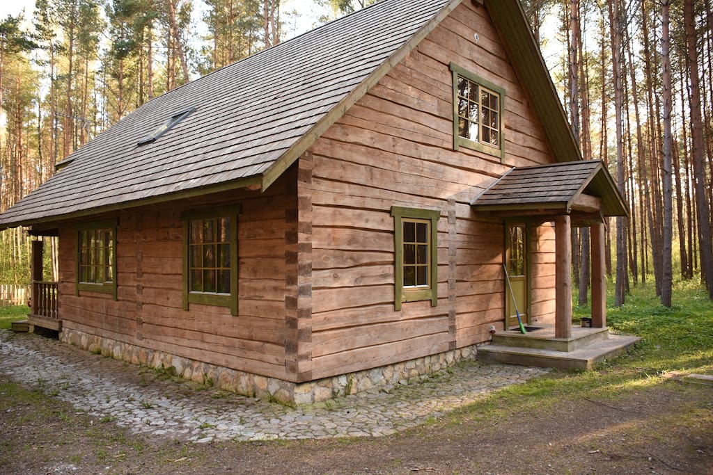 Loghouse from outside.