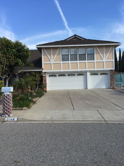 Extremely quiet and family-friendly neighborhood. Plenty of street parking.