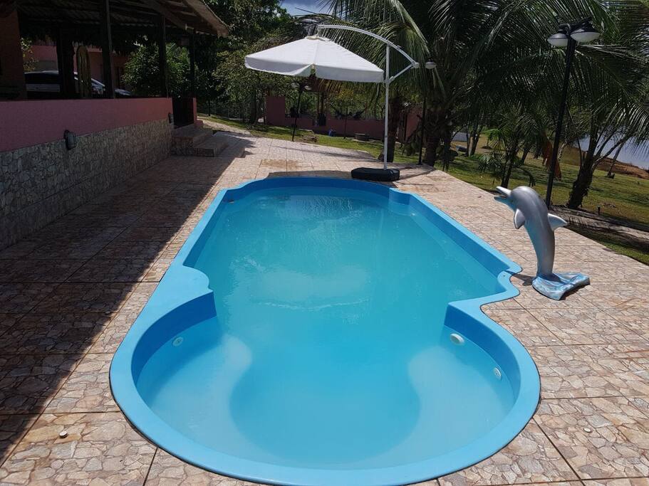 Piscina com hidromassagem.