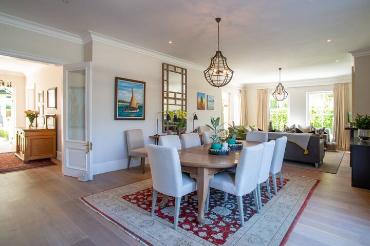 Luxury 4 bedrooms ensuite. Solar/Inverter + pool. gallery image 2