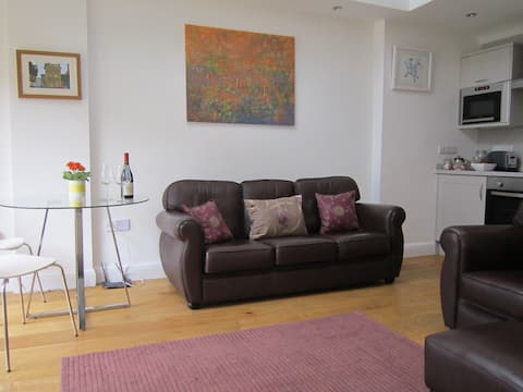 Top performing Airbnb: Temeside Garden House - Detached Accommodation. in Ludlow