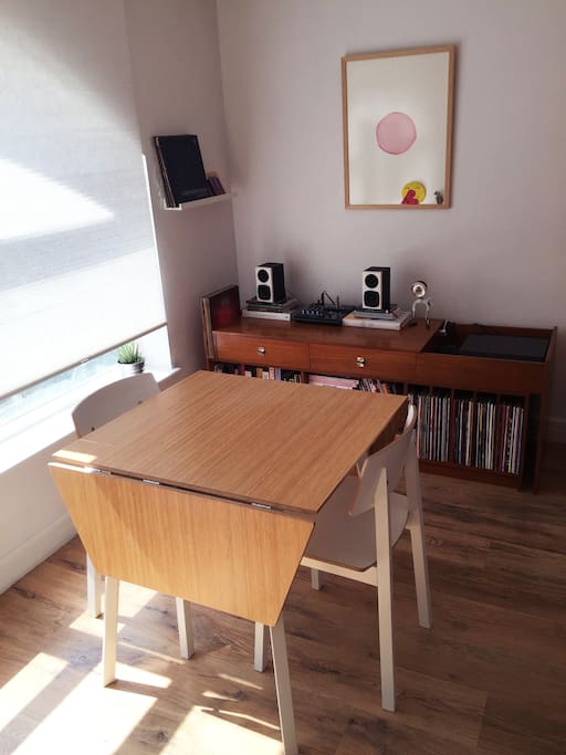 Living room with a extensible dinning table