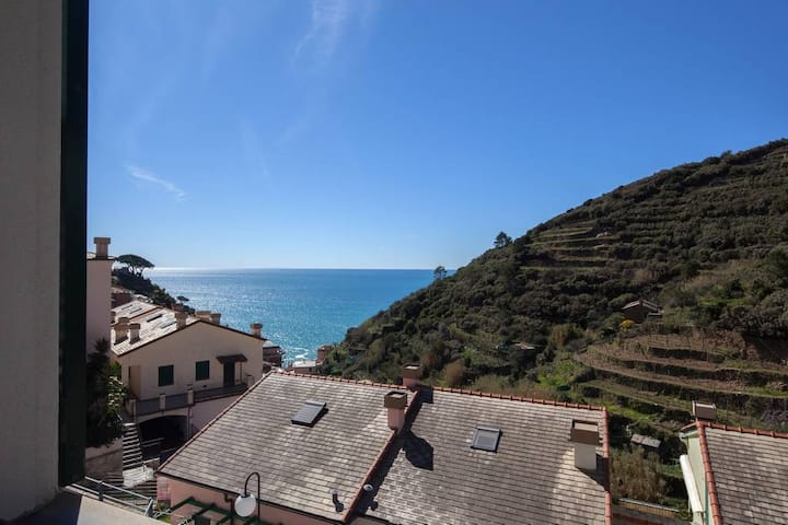 Tracastello rooms vith seaview