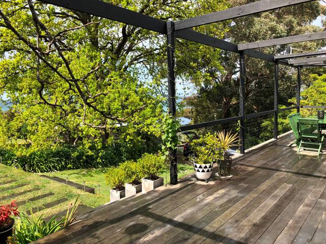 Stunning 50’s Beach House gallery image 2