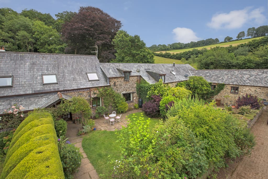 Beautiful stone cottage near Totnes Houses for Rent in Harberton