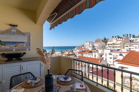 Imóvel de sucesso: BELO MAR luxury apartment with sea view em Lagoa