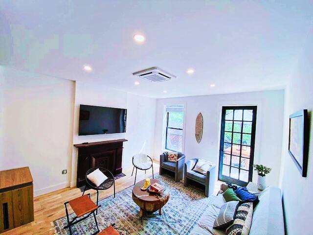Urban Serenity, Harlem Brownstone Duplex w/ Patio gallery image 2